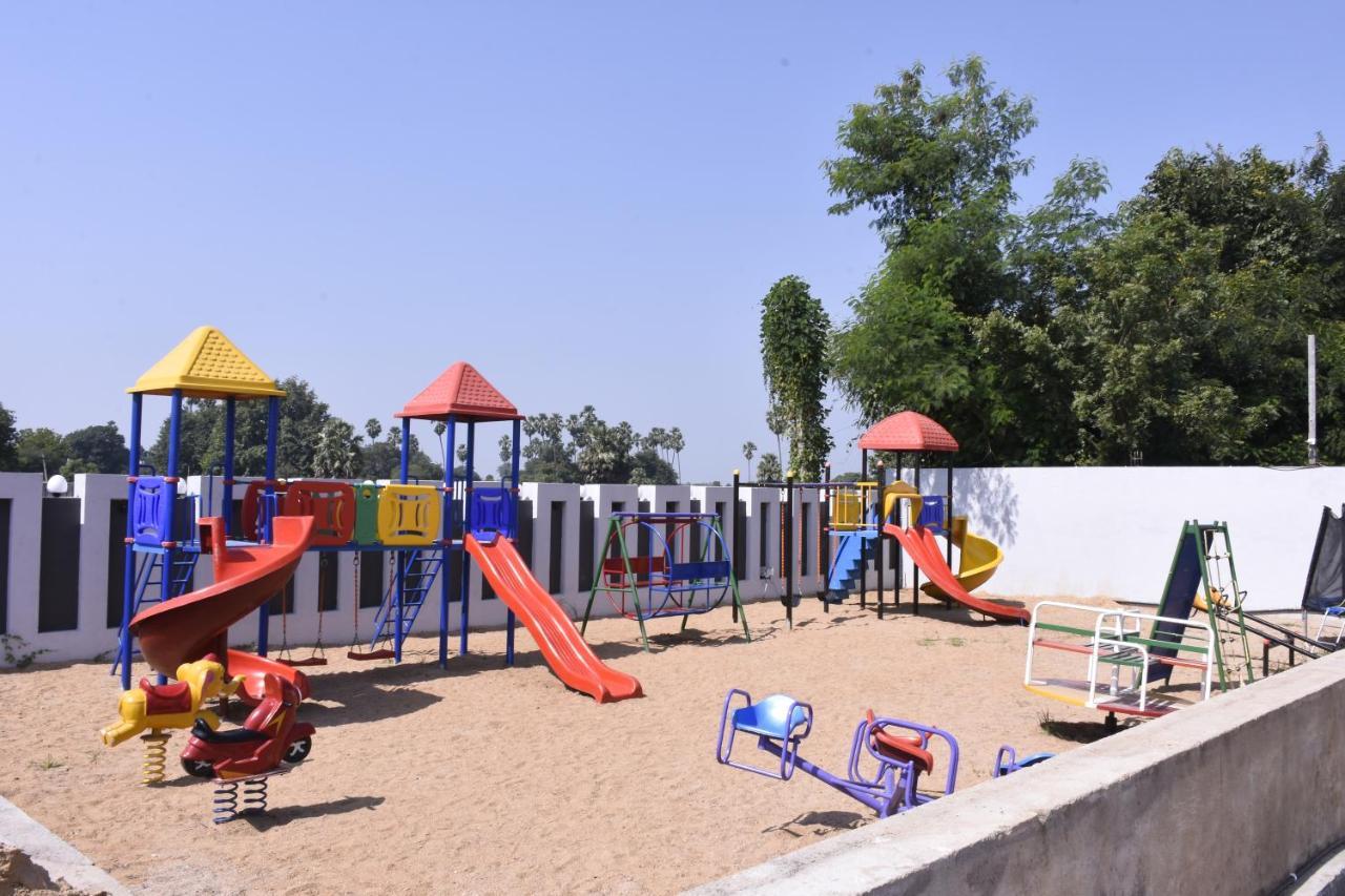 Hotel Golden Palace & Rooms Hālol المظهر الخارجي الصورة