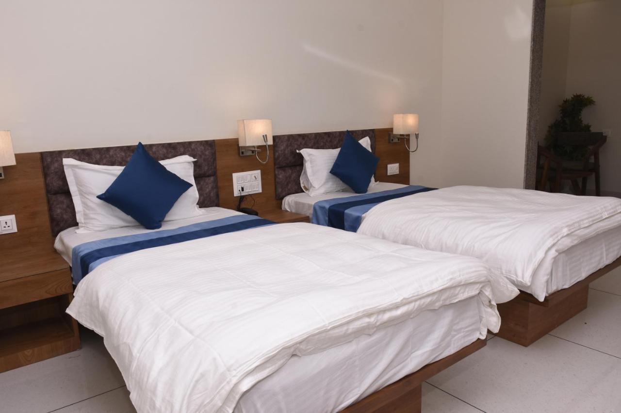 Hotel Golden Palace & Rooms Hālol المظهر الخارجي الصورة