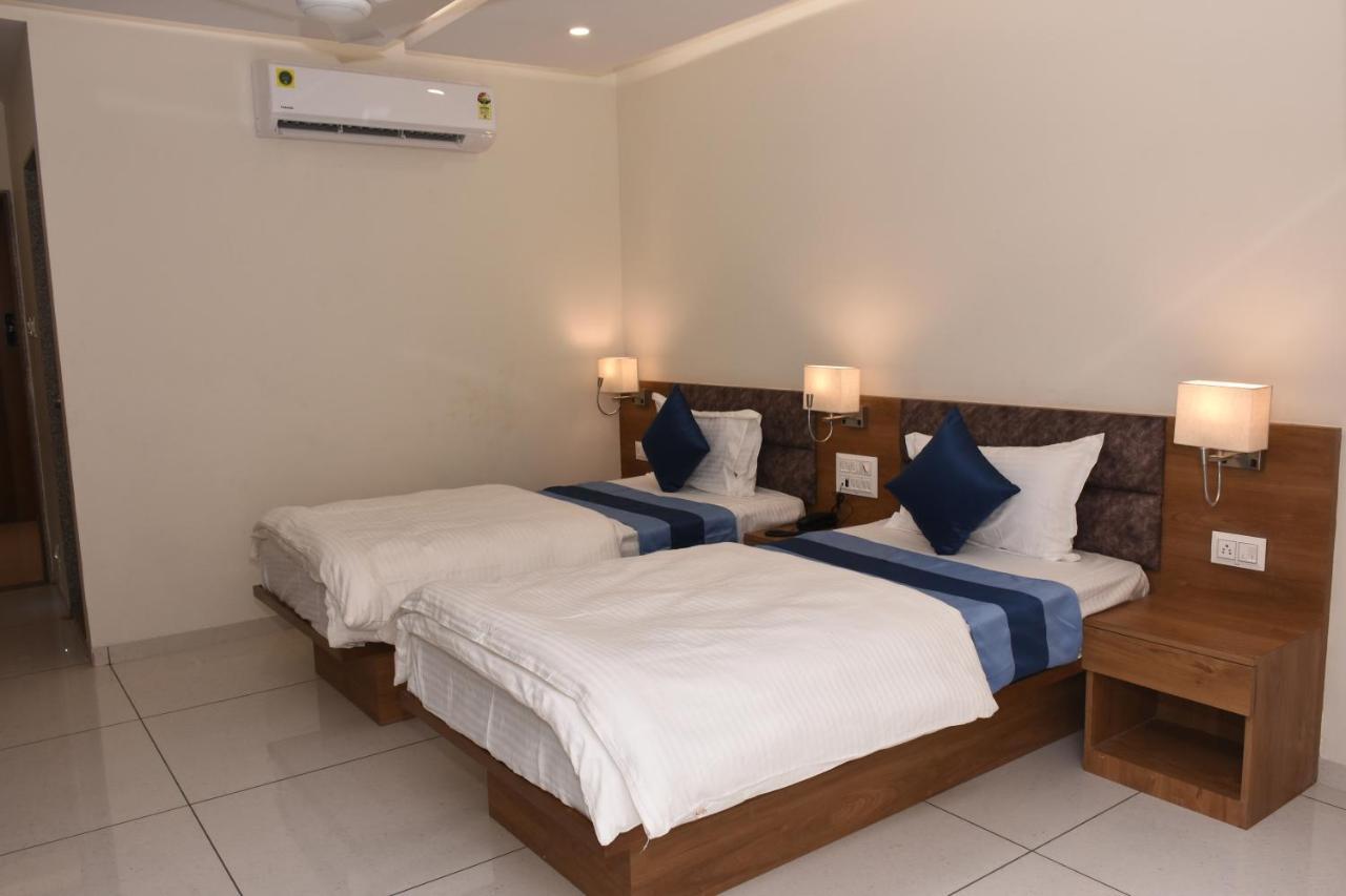 Hotel Golden Palace & Rooms Hālol المظهر الخارجي الصورة